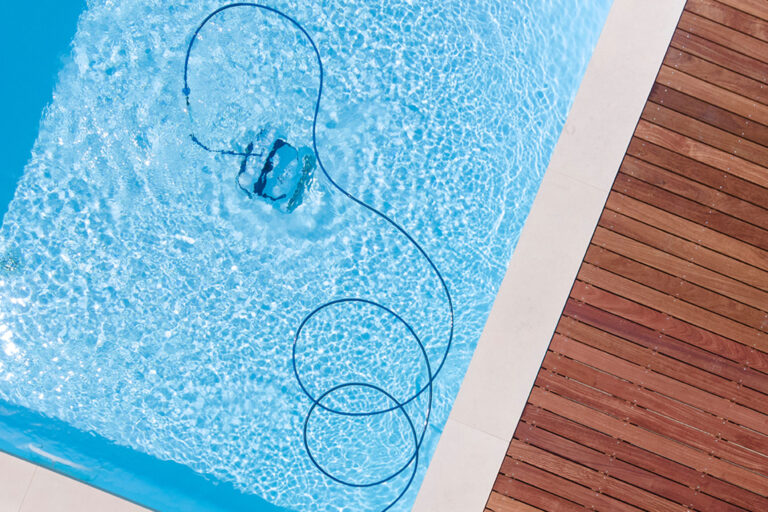 Poolbau_Frings_Blog_Unterwassersitzbank2